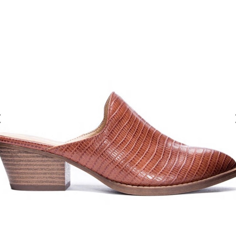 CHINESE LAUNDRY Marnie Mules (7). Fantastic  transition shoe!